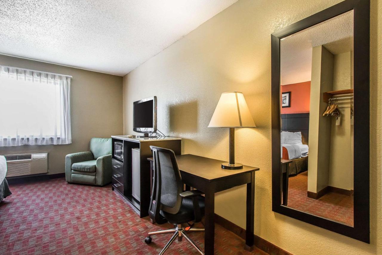 Quality Inn & Suites La Vergne Exteriör bild