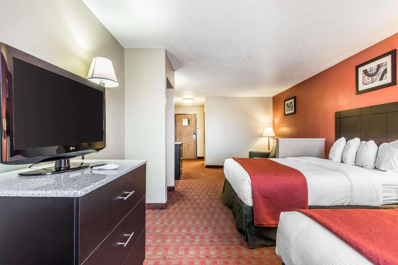Quality Inn & Suites La Vergne Exteriör bild