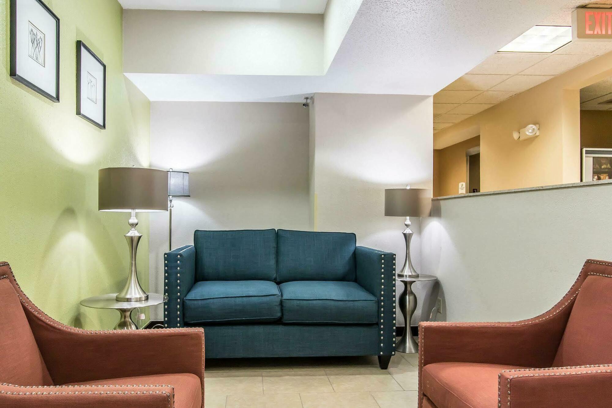 Quality Inn & Suites La Vergne Exteriör bild