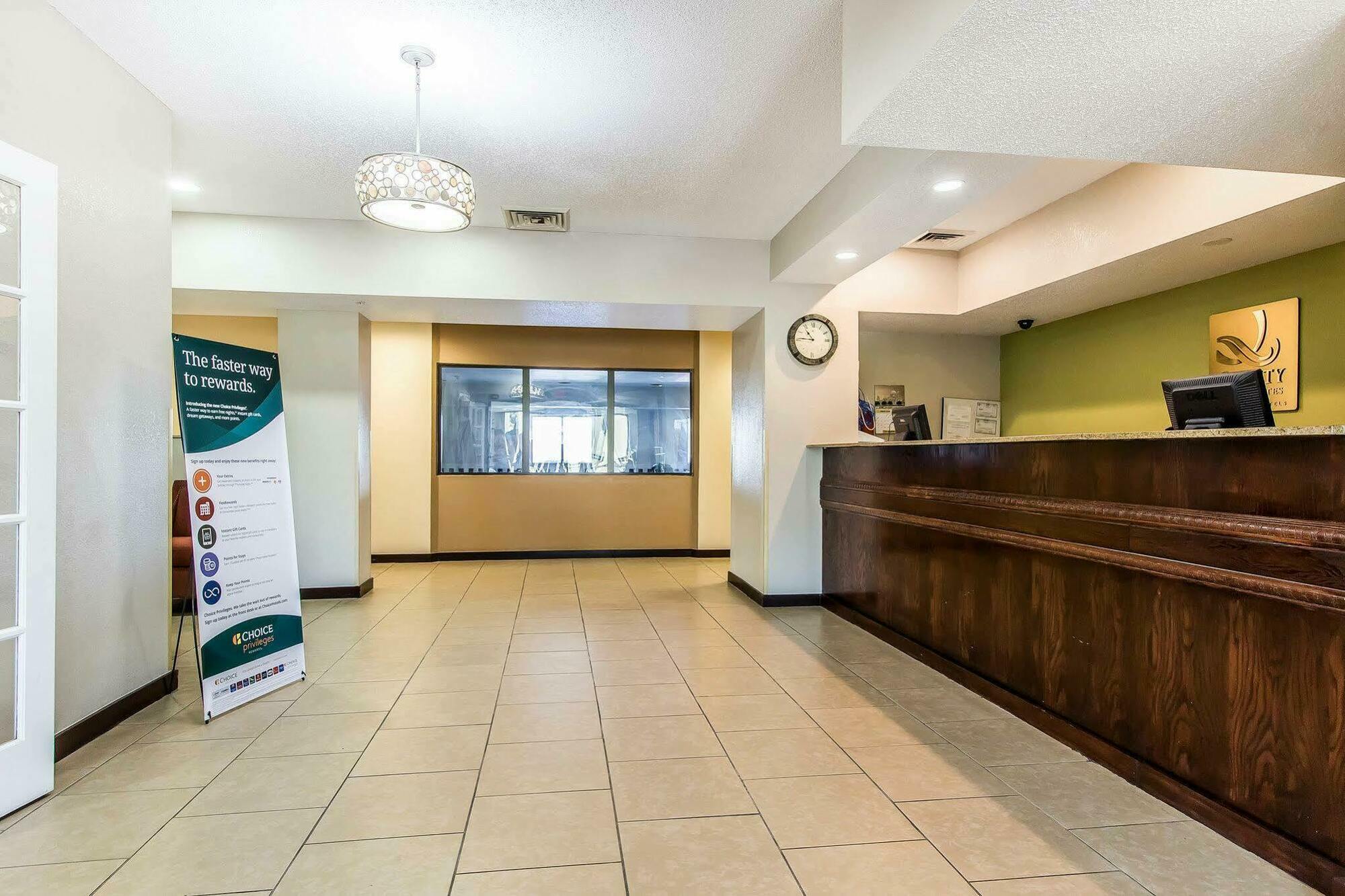 Quality Inn & Suites La Vergne Exteriör bild