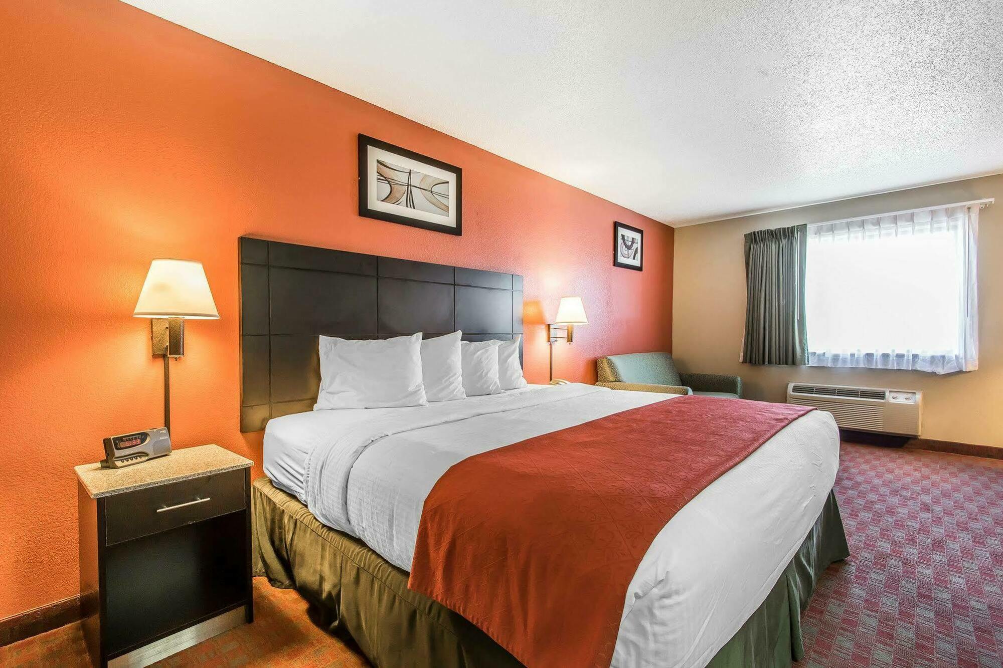 Quality Inn & Suites La Vergne Exteriör bild