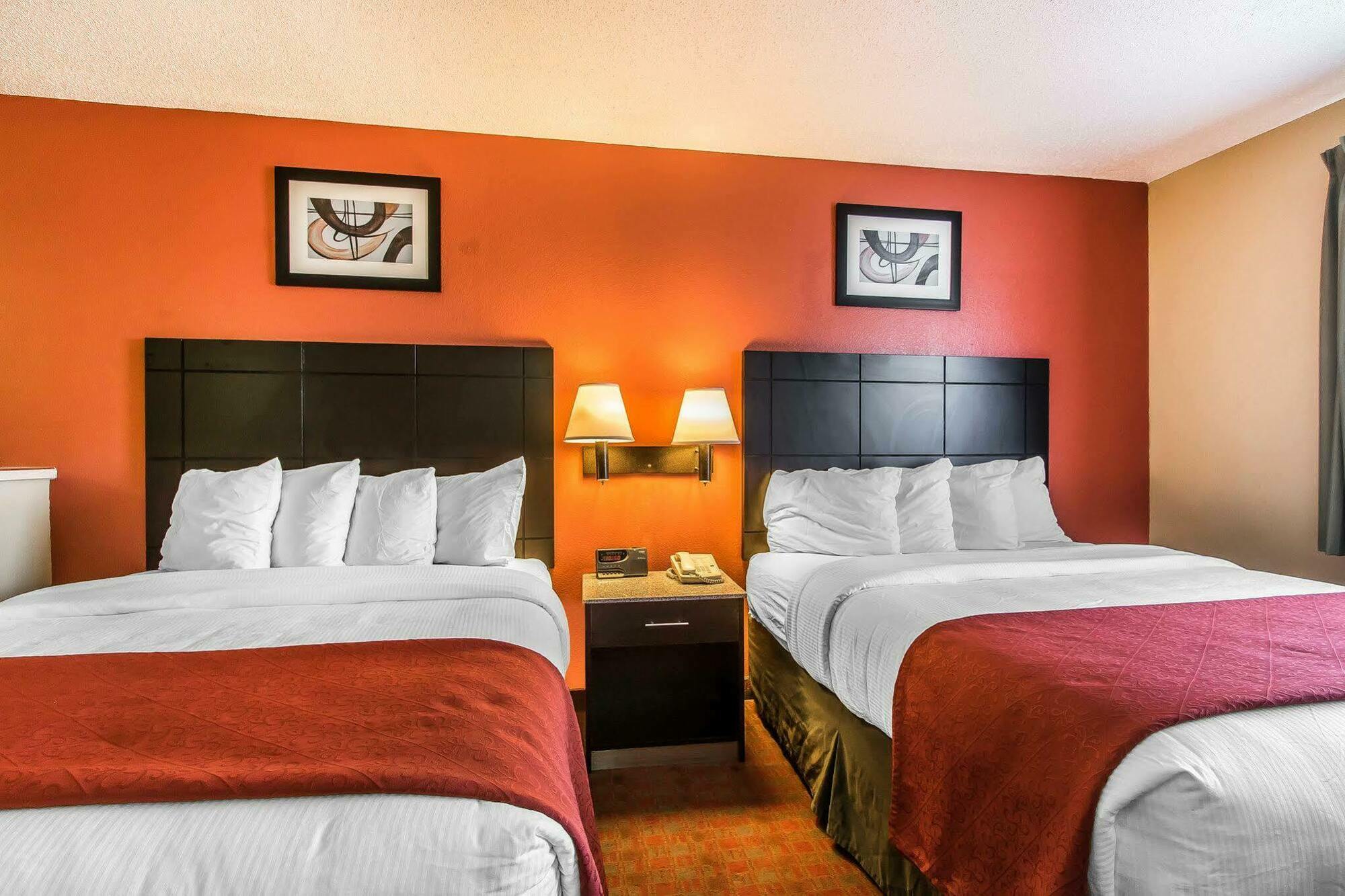 Quality Inn & Suites La Vergne Exteriör bild