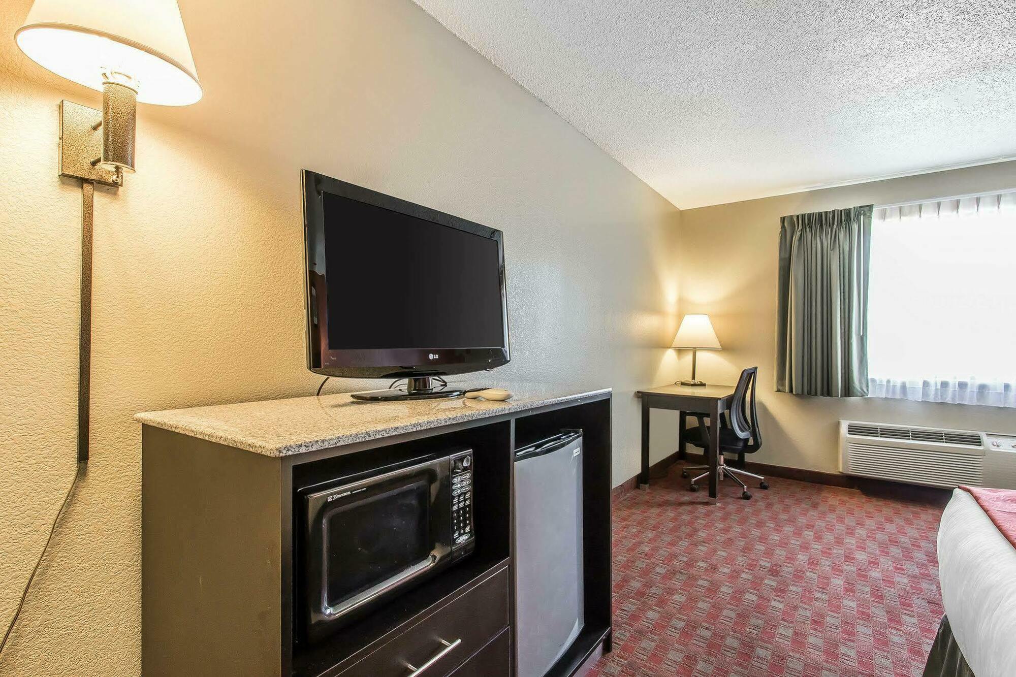 Quality Inn & Suites La Vergne Exteriör bild
