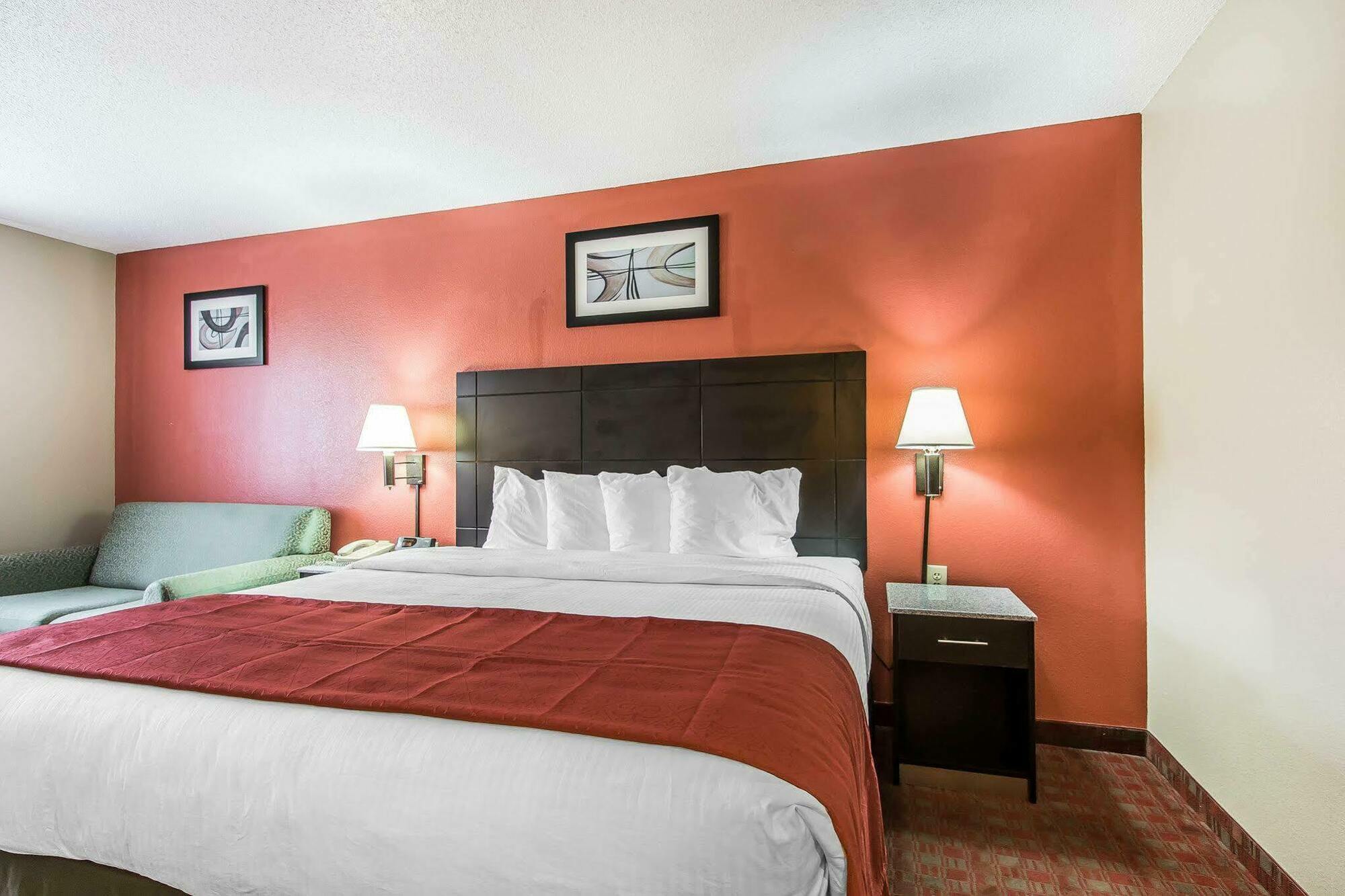 Quality Inn & Suites La Vergne Exteriör bild