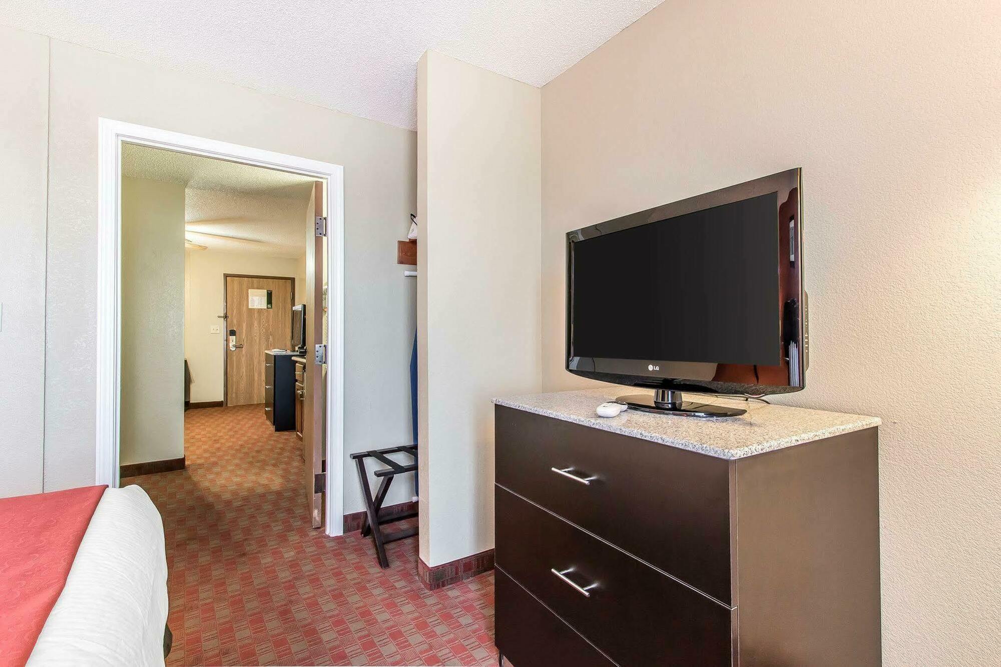Quality Inn & Suites La Vergne Exteriör bild