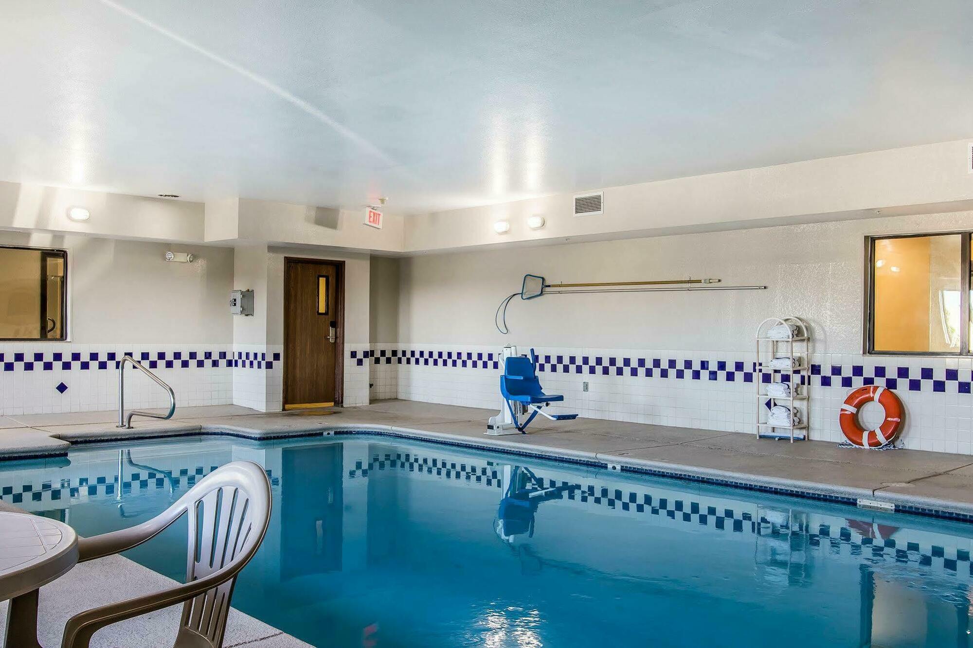 Quality Inn & Suites La Vergne Exteriör bild